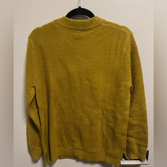 Incone sweater in chartreuse - Picture 2 of 4